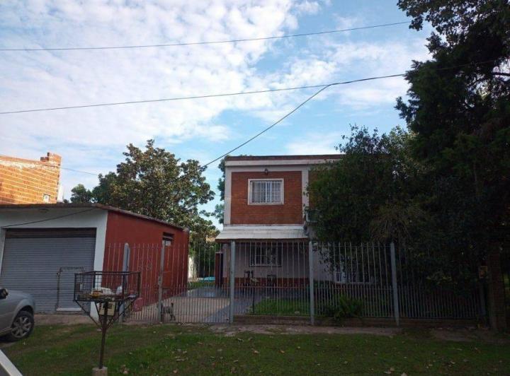 Casa · 100m² · 7 Ambientes · 1 Cochera