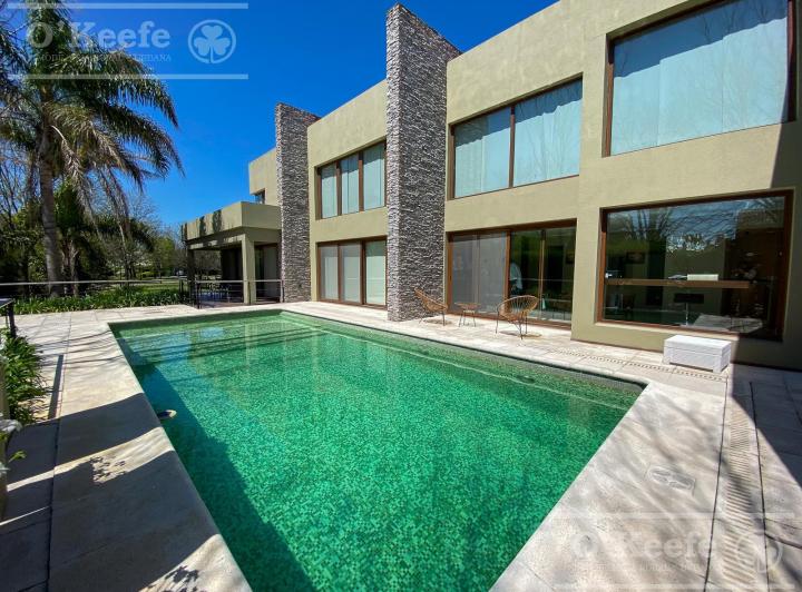 Casa · 319m² · 10 Ambientes · 6 Cocheras