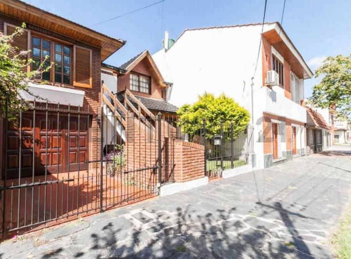 Casa · 502m² · 6 Ambientes · 1 Cochera