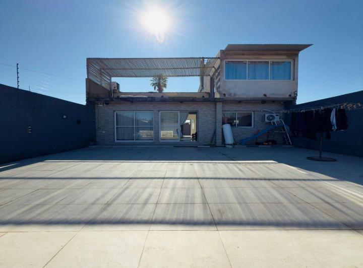 Casa · 80m² · 5 Ambientes · 1 Cochera