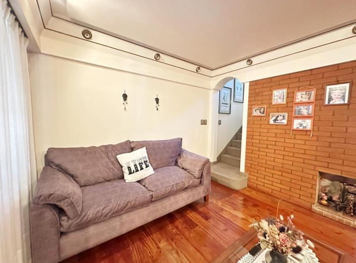 Casa · 198m² · 7 Ambientes · 1 Cochera