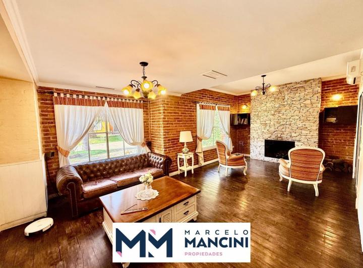 Casa · 198m² · 6 Ambientes · 6 Cocheras