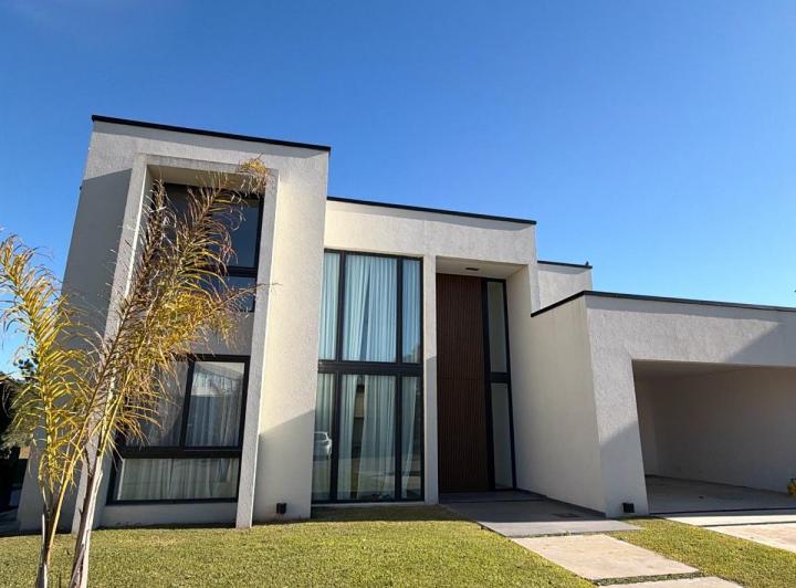 Casa · 370m² · 5 Ambientes