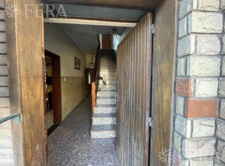 Casa · 215m² · 5 Ambientes · 1 Cochera