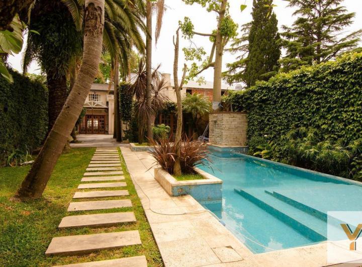 Casa · 340m² · 5 Ambientes · 3 Cocheras