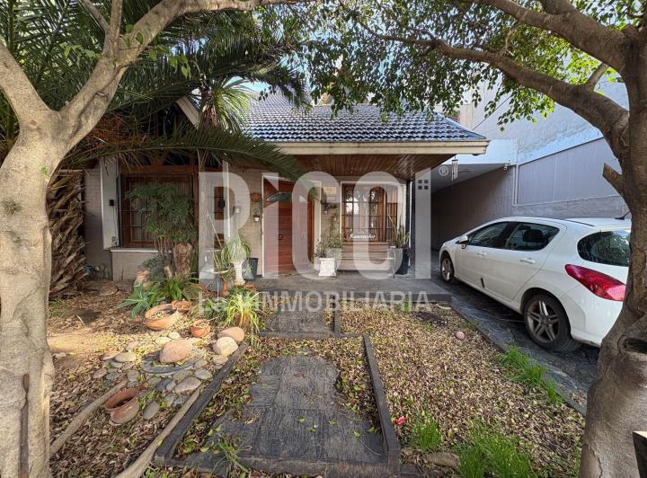 Casa · 400m² · 5 Ambientes · 1 Cochera
