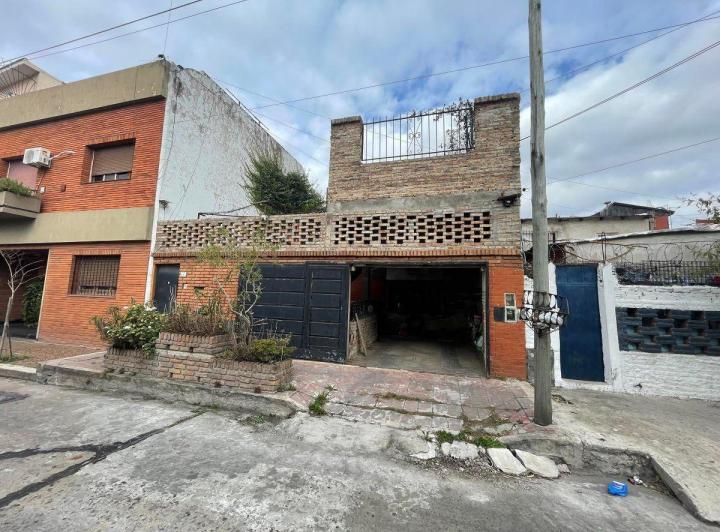 Casa · 157m² · 5 Ambientes · 1 Cochera