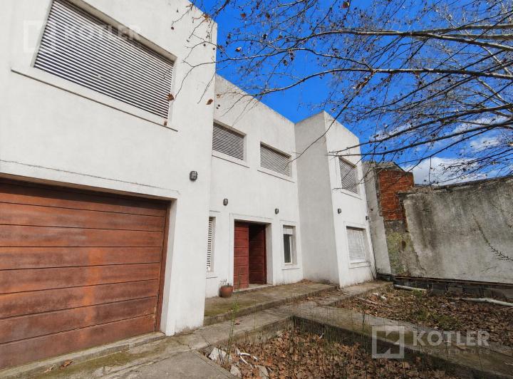 Casa · 286m² · 5 Ambientes · 2 Cocheras
