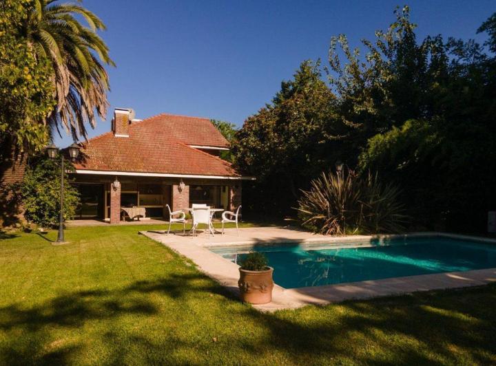 Casa · 192m² · 6 Ambientes · 1 Cochera
