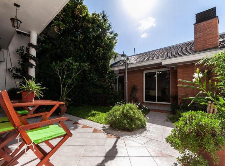 Casa · 310m² · 5 Ambientes · 1 Cochera