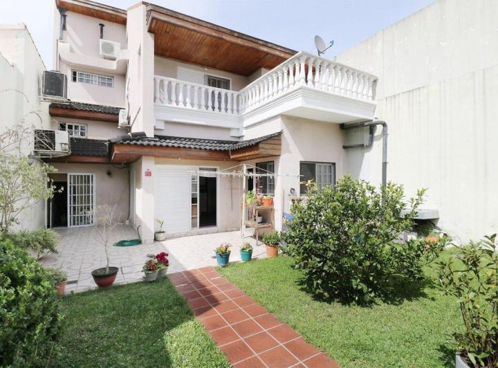 Casa · 266m² · 5 Ambientes · 1 Cochera