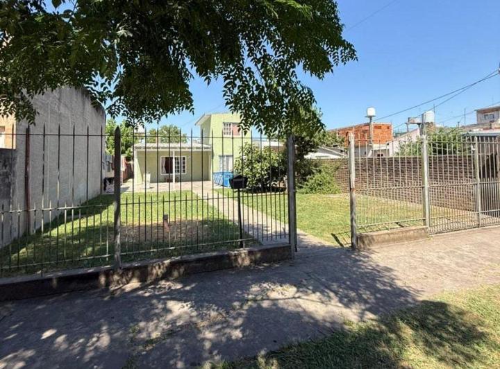 Casa · 62m² · 5 Ambientes · 2 Cocheras