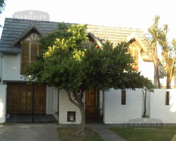 Casa · 270m² · 4 Dormitorios