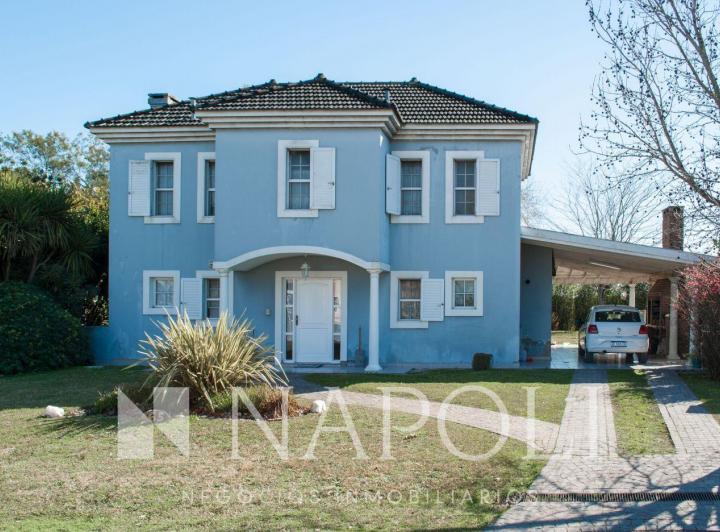 Casa · 180m² · 5 Ambientes · 2 Cocheras