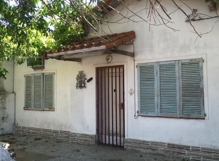 Casa · 1m² · 6 Dormitorios · 3 Cocheras
