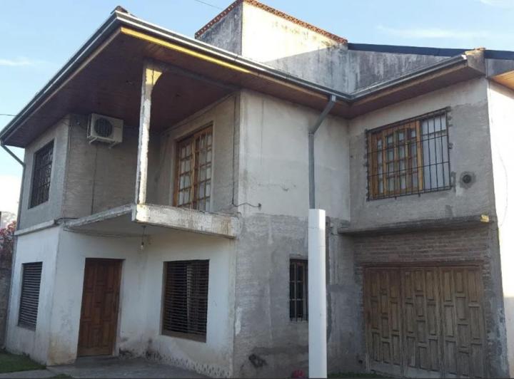 Casa · 630m² · 4 Dormitorios · 1 Cochera