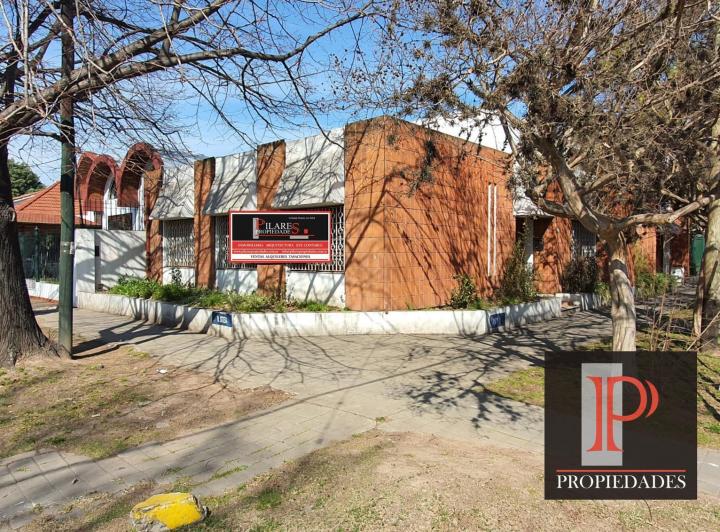 Casa · 200m² · 5 Ambientes · 1 Cochera