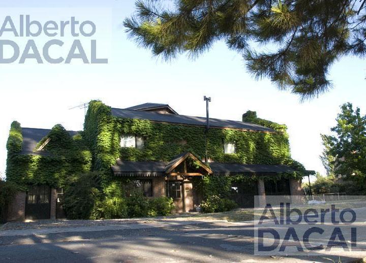 Casa · 347m² · 6 Ambientes