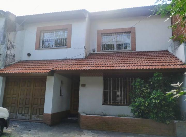 Casa · 144m² · 5 Ambientes · 1 Cochera
