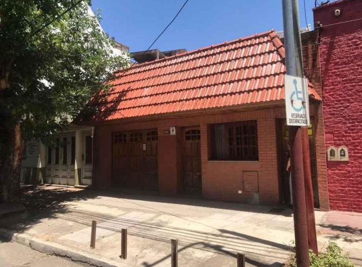 Casa · 240m² · 7 Ambientes · 1 Cochera