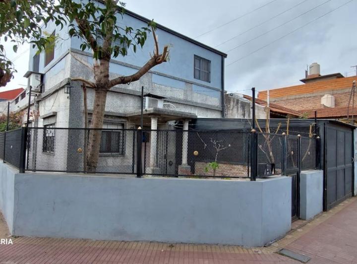 Casa · 170m² · 6 Ambientes · 1 Cochera
