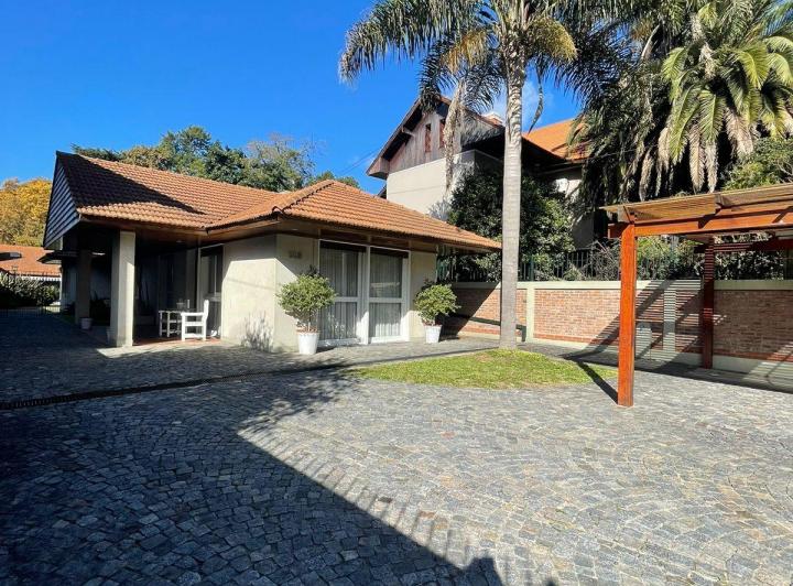 Casa · 338m² · 5 Ambientes