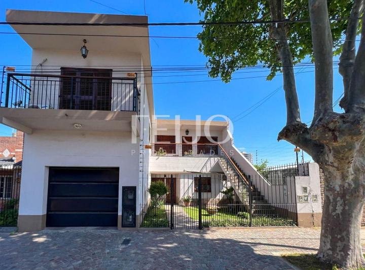 Casa · 283m² · 7 Ambientes · 2 Cocheras