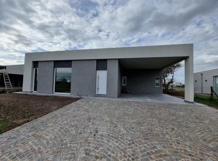 Casa · 198m² · 5 Ambientes · 2 Cocheras