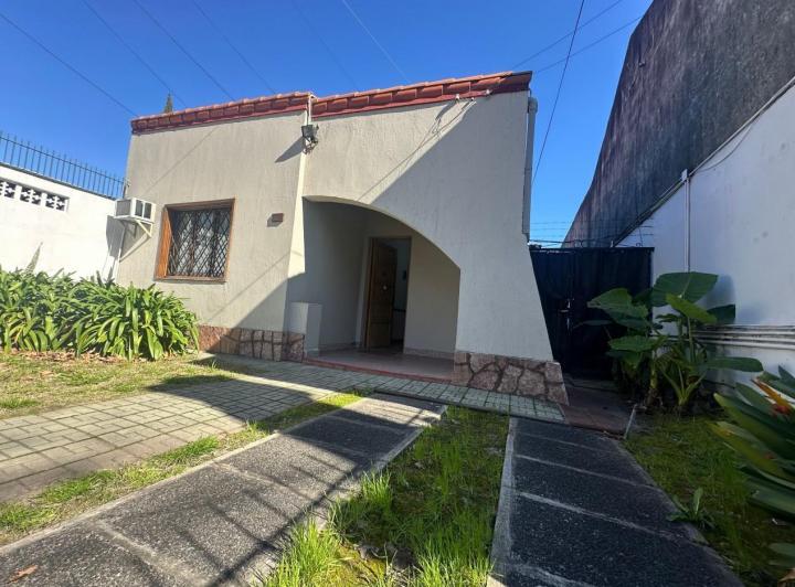 Casa · 194m² · 6 Ambientes · 1 Cochera