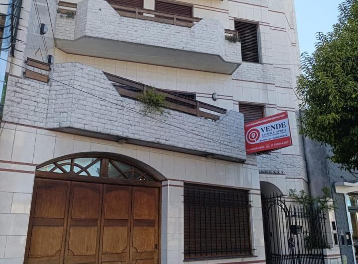 Casa · 163m² · 6 Ambientes · 1 Cochera