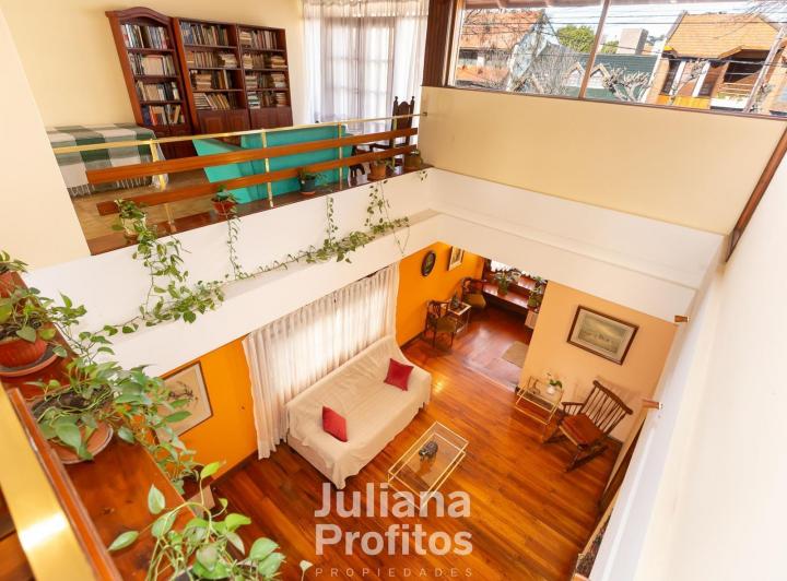 Casa · 195m² · 7 Ambientes · 2 Cocheras