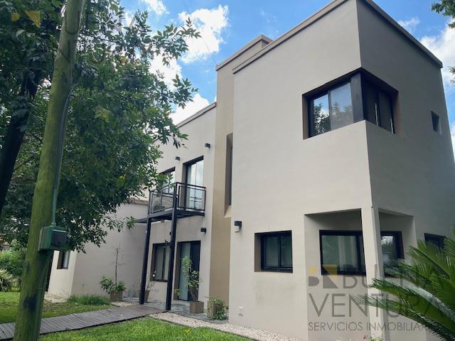 Casa · 170m² · 4 Dormitorios · 1 Cochera