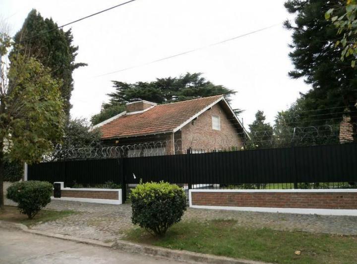 Casa · 155m² · 5 Ambientes · 4 Cocheras