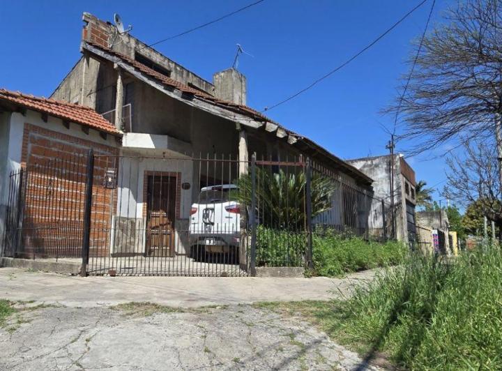 Casa · 192m² · 6 Ambientes · 1 Cochera