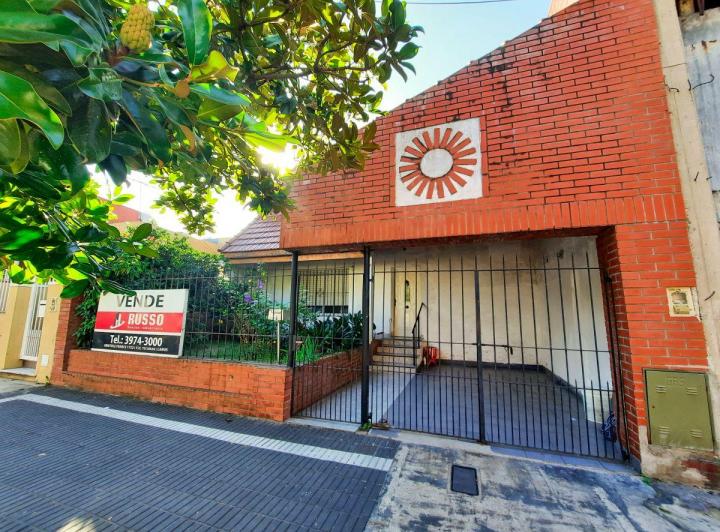 Casa · 296m² · 5 Ambientes · 1 Cochera