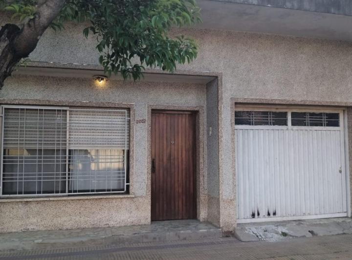 Casa · 215m² · 5 Ambientes · 1 Cochera