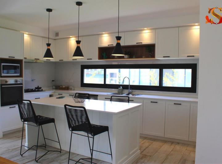 Casa · 240m² · 5 Ambientes · 2 Cocheras