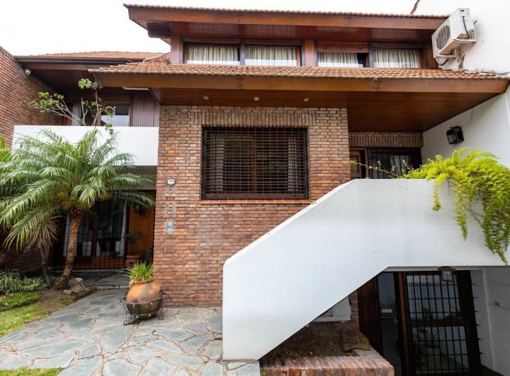 Casa · 265m² · 7 Ambientes · 3 Cocheras