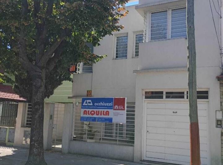 Casa · 239m² · 5 Ambientes · 1 Cochera