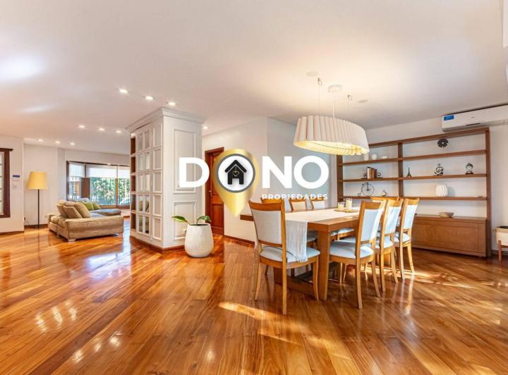 Casa · 367m² · 7 Ambientes · 3 Cocheras