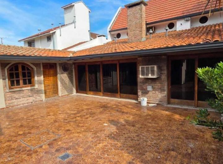 Casa · 296m² · 4 Dormitorios
