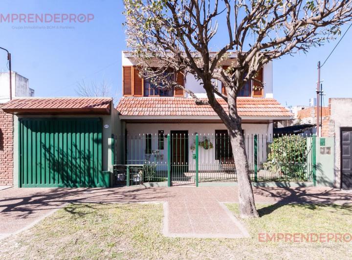 Casa · 87m² · 6 Ambientes · 3 Cocheras