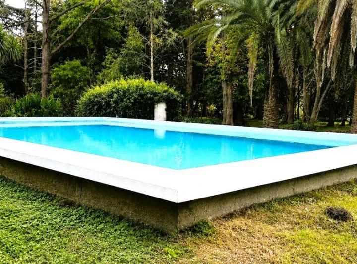Casa · 400m² · 8 Ambientes · 10 Cocheras