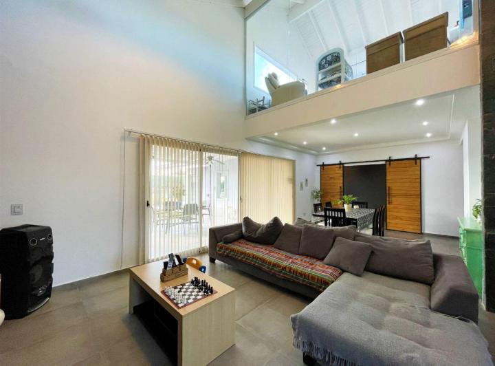 Casa · 183m² · 5 Ambientes · 3 Cocheras