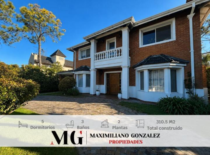 Casa · 207m² · 7 Ambientes · 1 Cochera