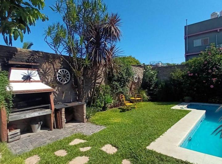 Casa · 242m² · 5 Ambientes · 1 Cochera