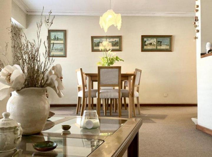 Casa · 180m² · 6 Ambientes · 1 Cochera