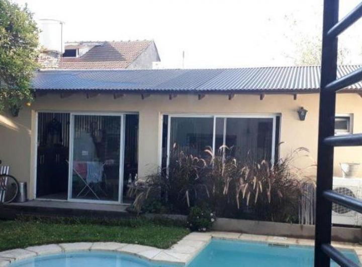 Casa · 210m² · 5 Ambientes · 1 Cochera