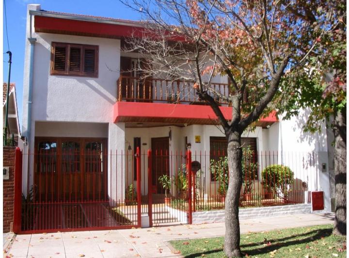 Casa · 162m² · 5 Ambientes · 2 Cocheras