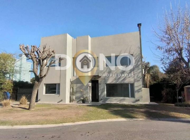 Casa · 256m² · 5 Ambientes